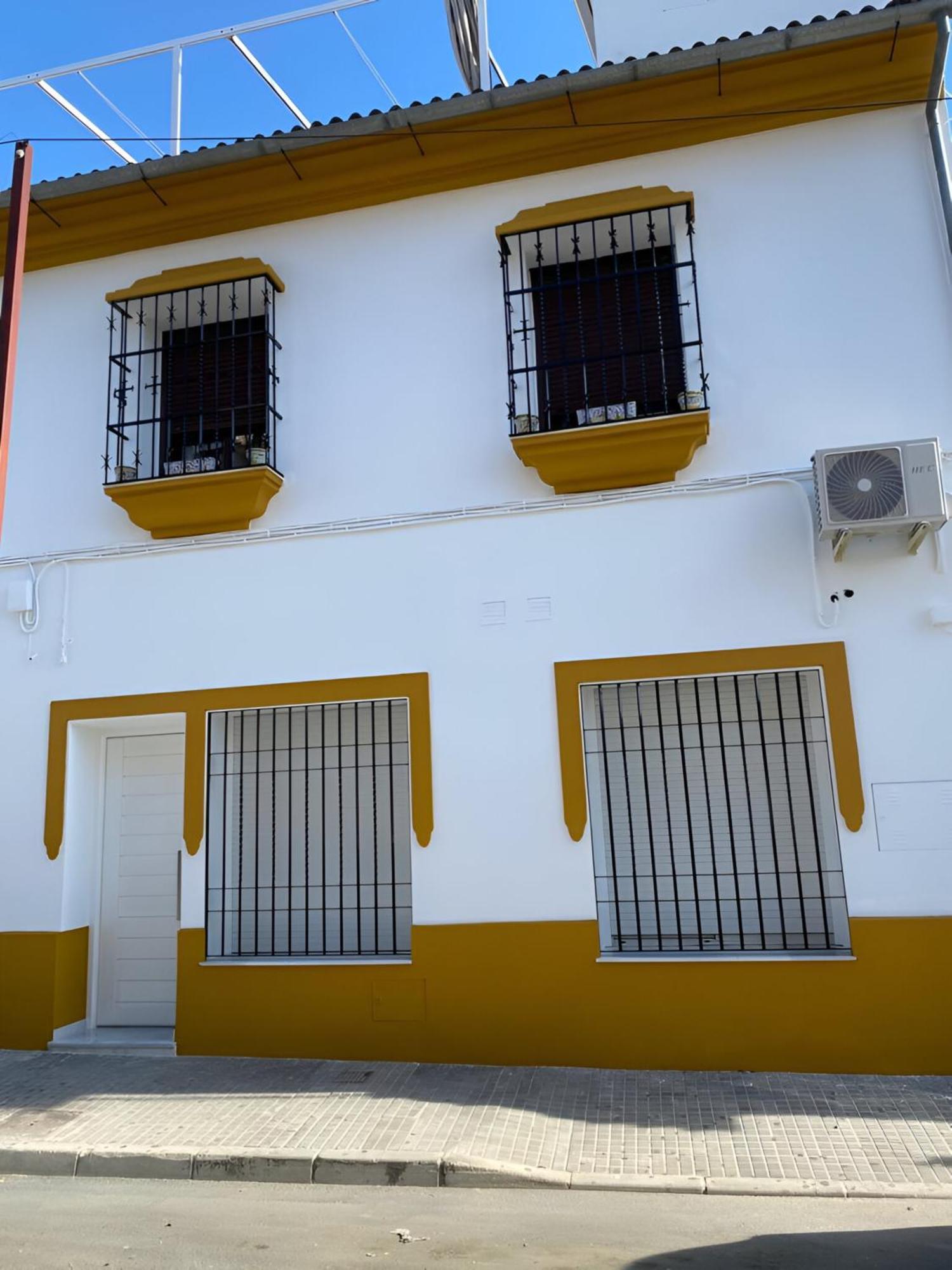 Estacion Norte Y Sur Famorcas Almodóvar del Río Esterno foto